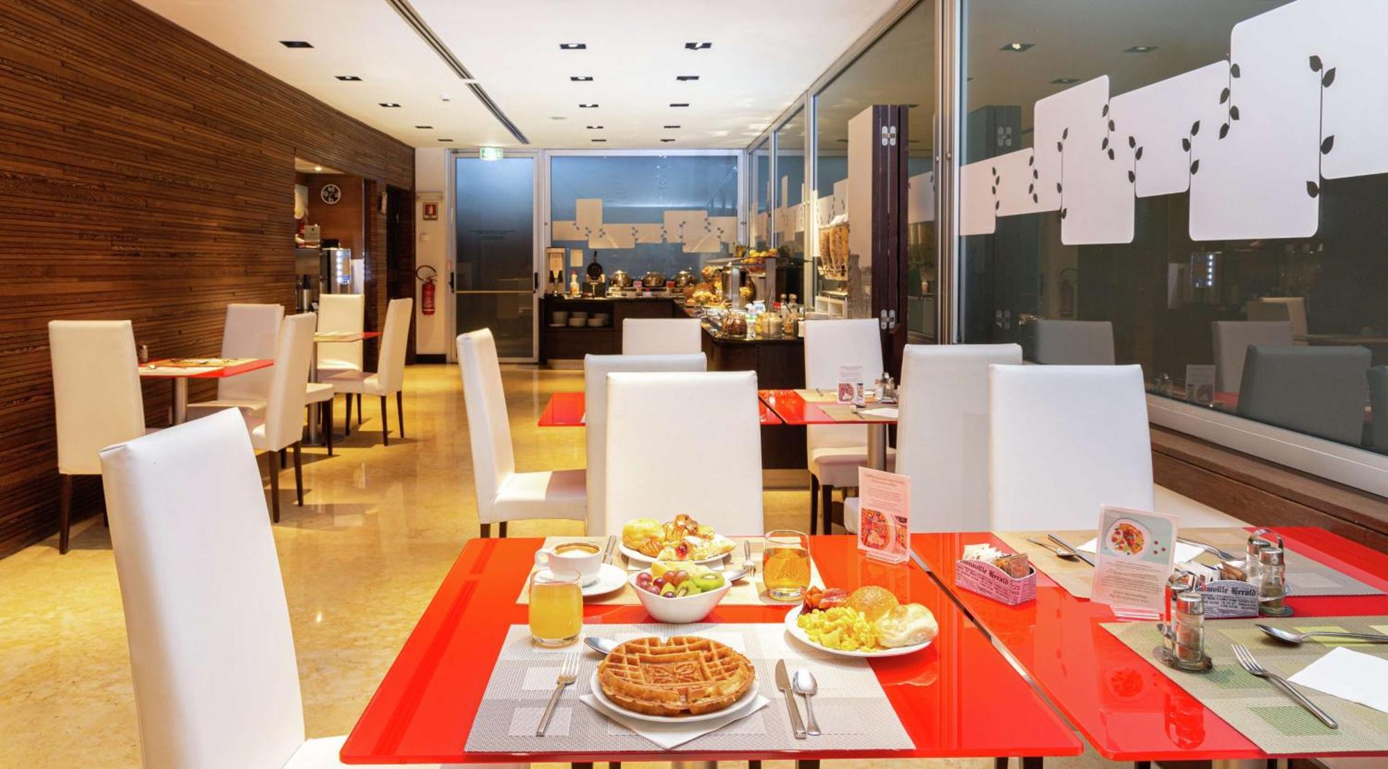 Hilton Garden Inn Rome Claridge Екстер'єр фото
