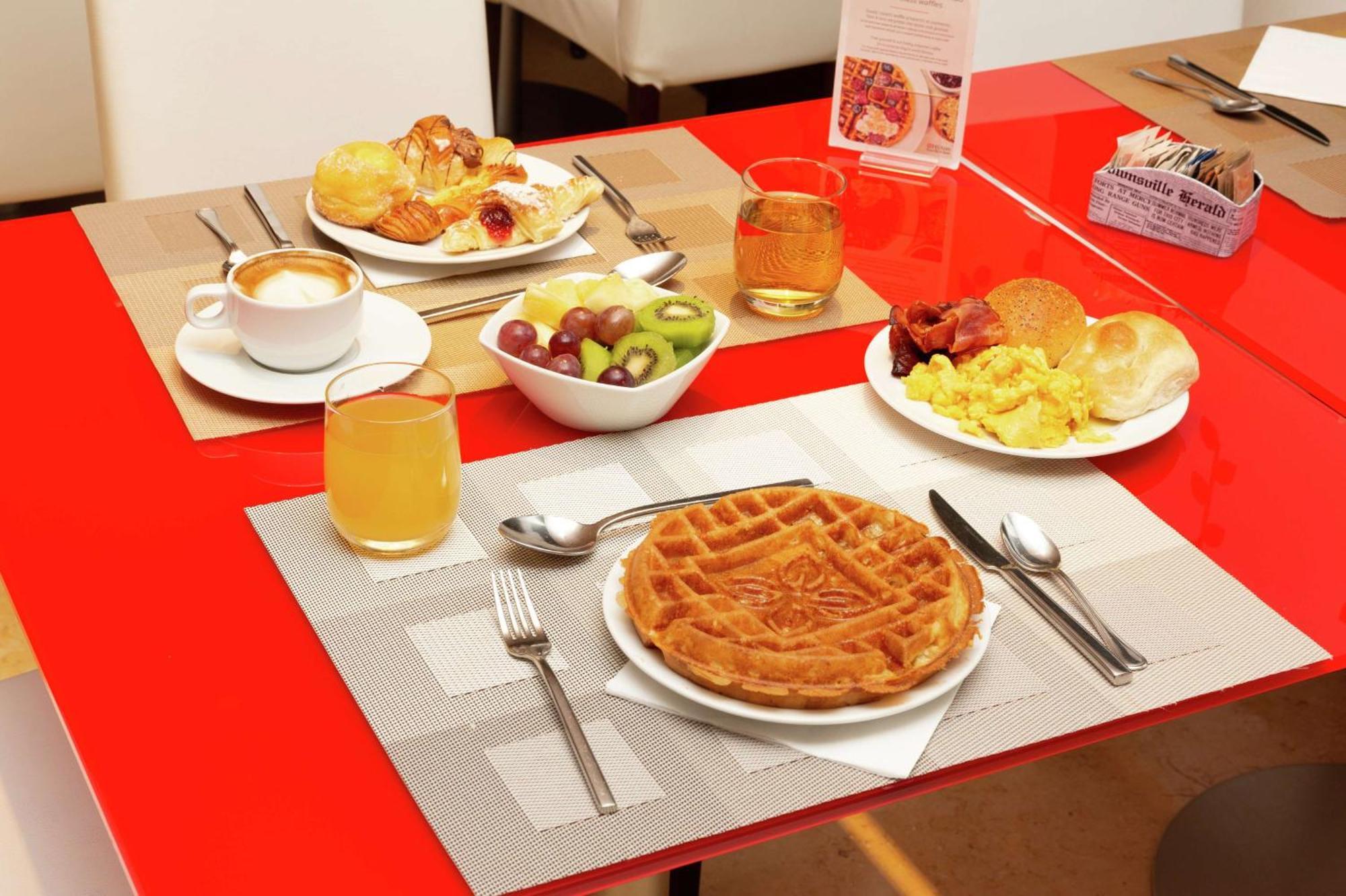 Hilton Garden Inn Rome Claridge Екстер'єр фото