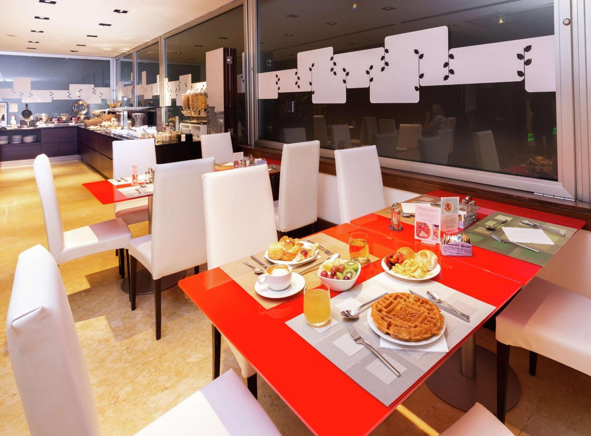 Hilton Garden Inn Rome Claridge Екстер'єр фото